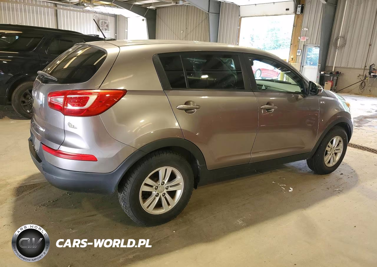 2011 Kia Sportage Lx VIN:KNDPBCA29B7102272 - 3