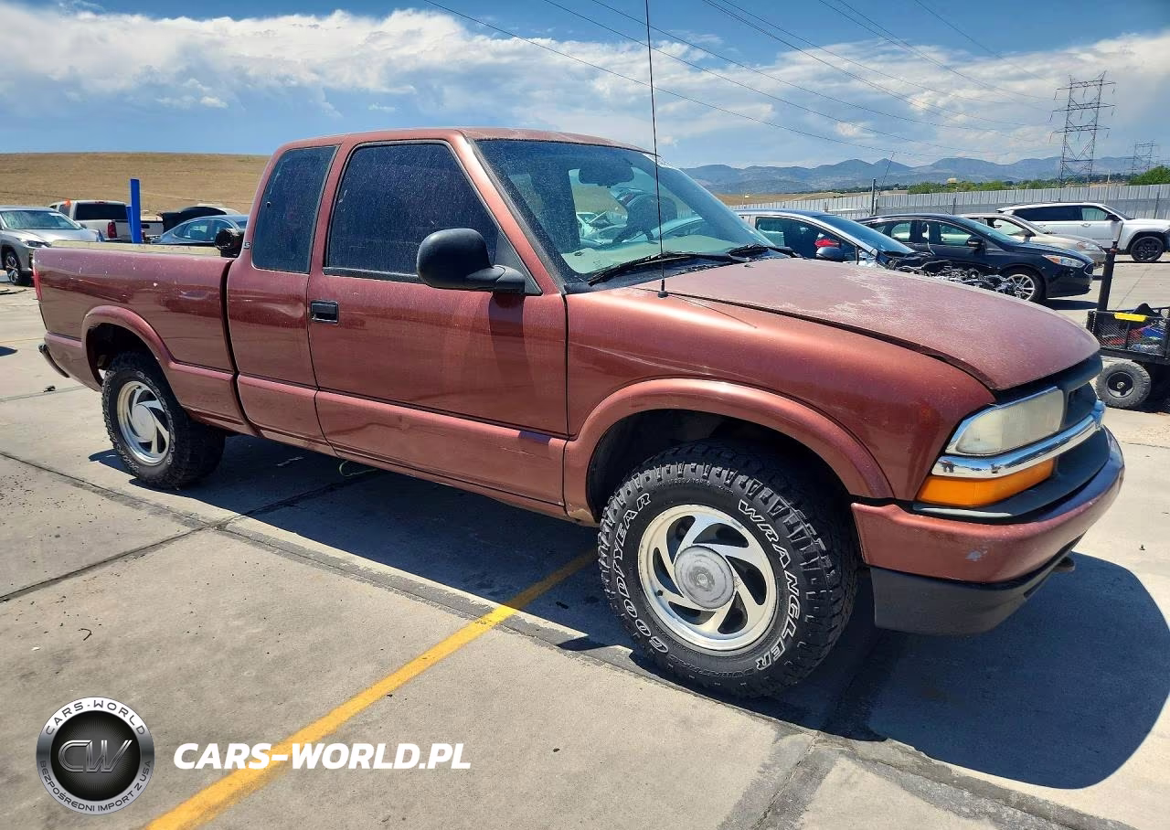 1998 Chevrolet S Truck S10 VIN:1GCDT19X2W8117748 - 4