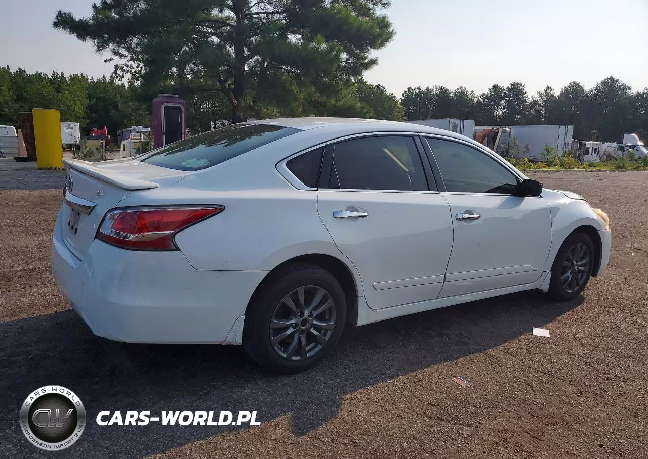 2015 Nissan Altima 2.5 S VIN:1N4AL3AP2FN405660 - 3