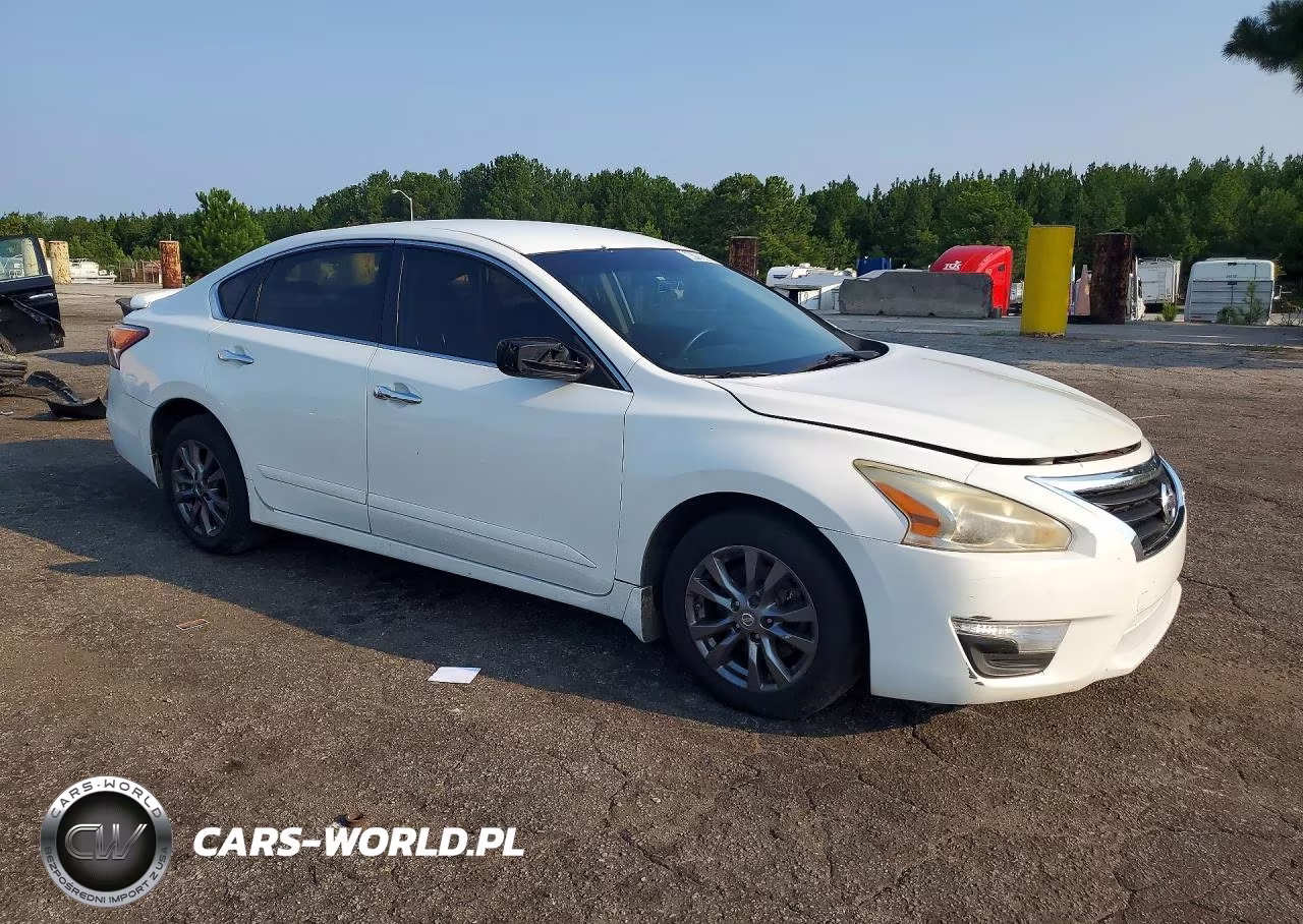 2015 Nissan Altima 2.5 S VIN:1N4AL3AP2FN405660 - 4