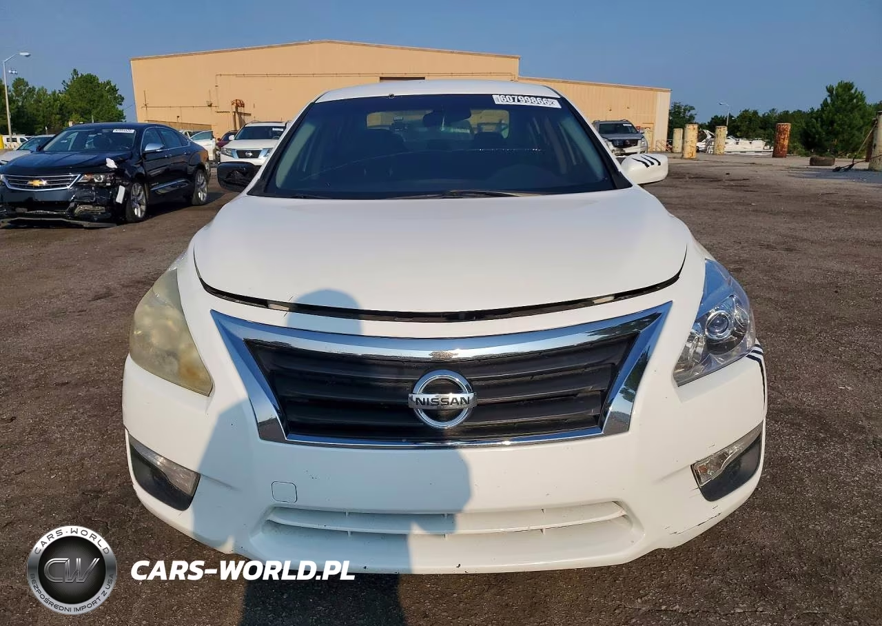 2015 Nissan Altima 2.5 S VIN:1N4AL3AP2FN405660 - 5