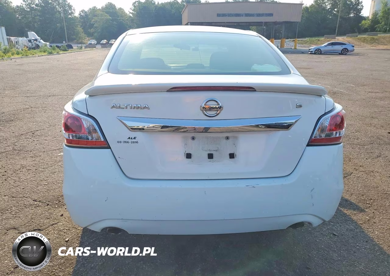 2015 Nissan Altima 2.5 S VIN:1N4AL3AP2FN405660 - 6