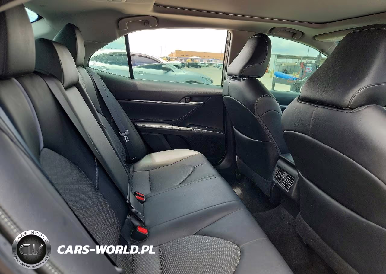 2018 Toyota Camry Xse VIN:4T1B61HKXJU023309 - 10