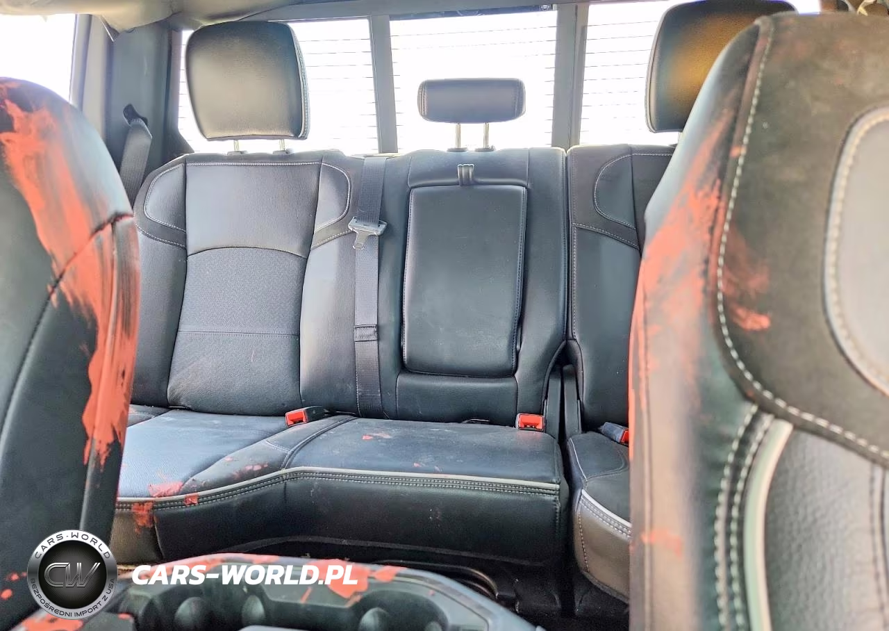 2025 Ram 2500 Laramie VIN:3C63R5KL4SG501065 - 10
