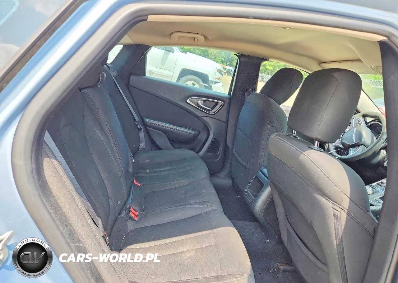 2015 Chrysler 200 Limited VIN:1C3CCCAB9FN737557 - 10