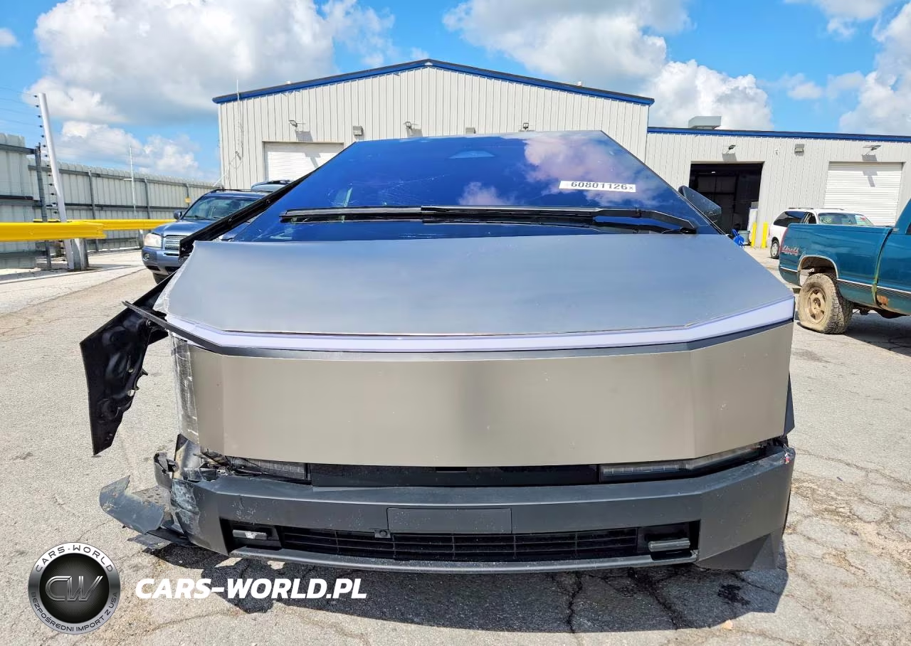 2025 Tesla Cybertruck VIN:7G2CEHEEXSA062120 - 5