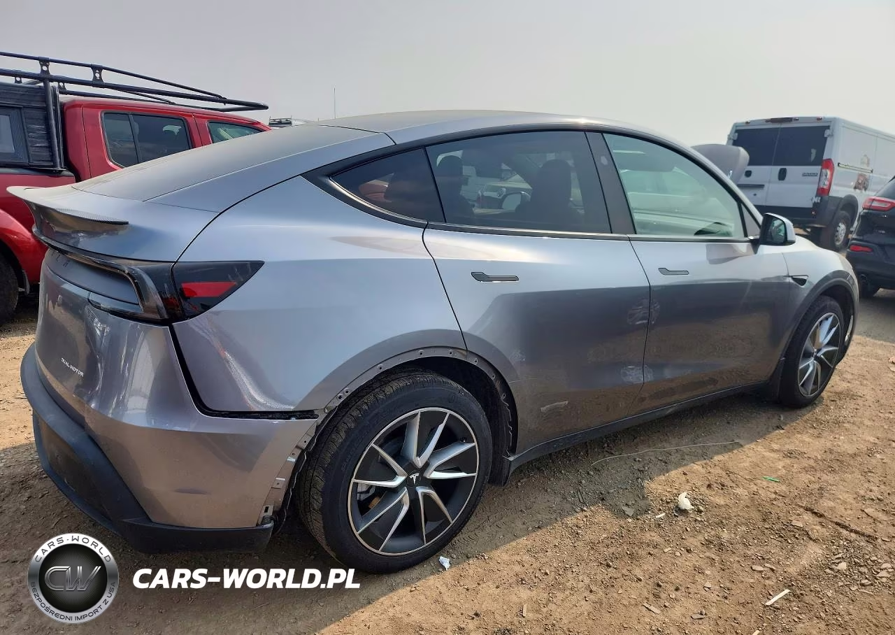 2026 Tesla Model Y VIN:7SAYGDEEXTF540846 - 3