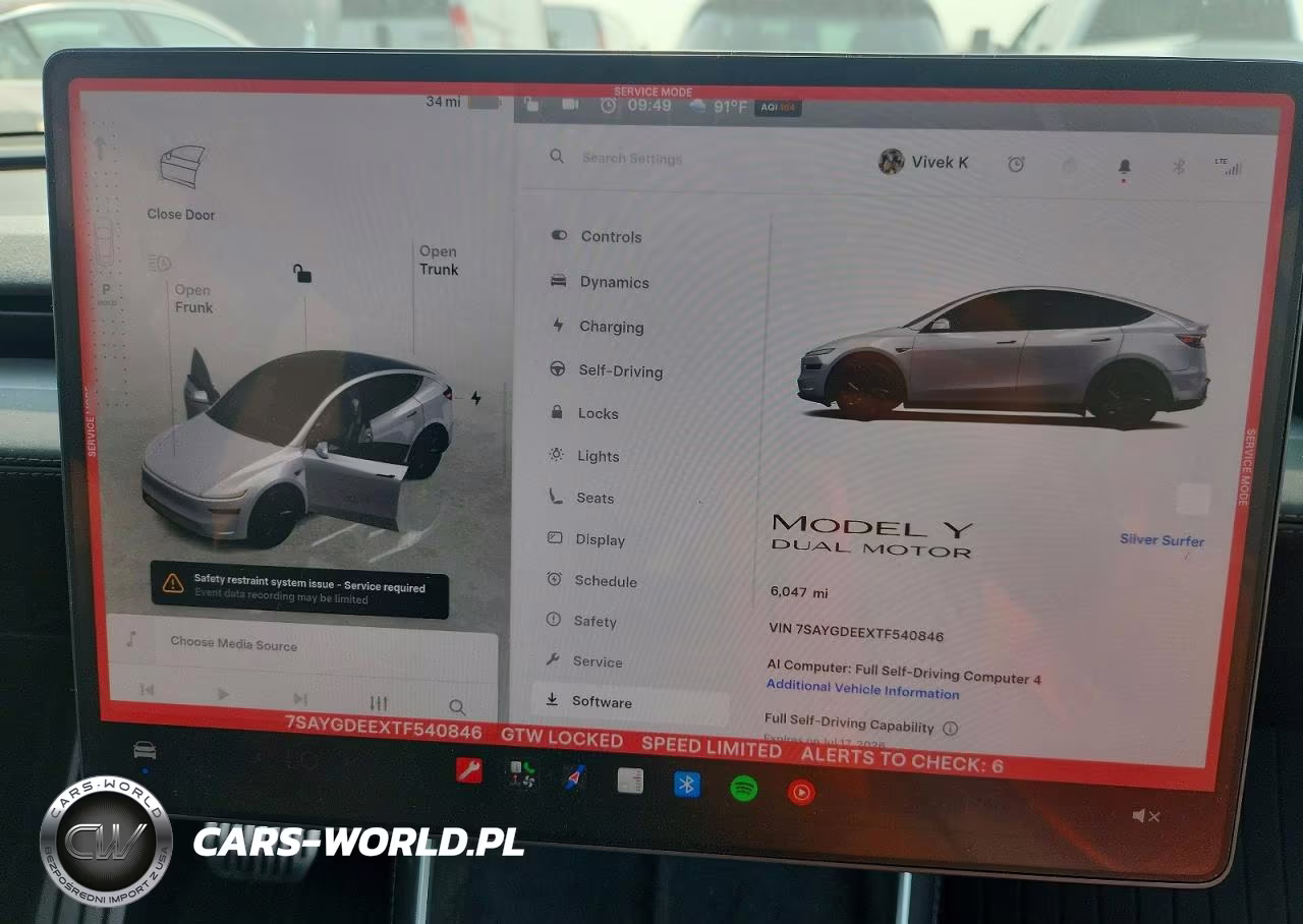 2026 Tesla Model Y VIN:7SAYGDEEXTF540846 - 9