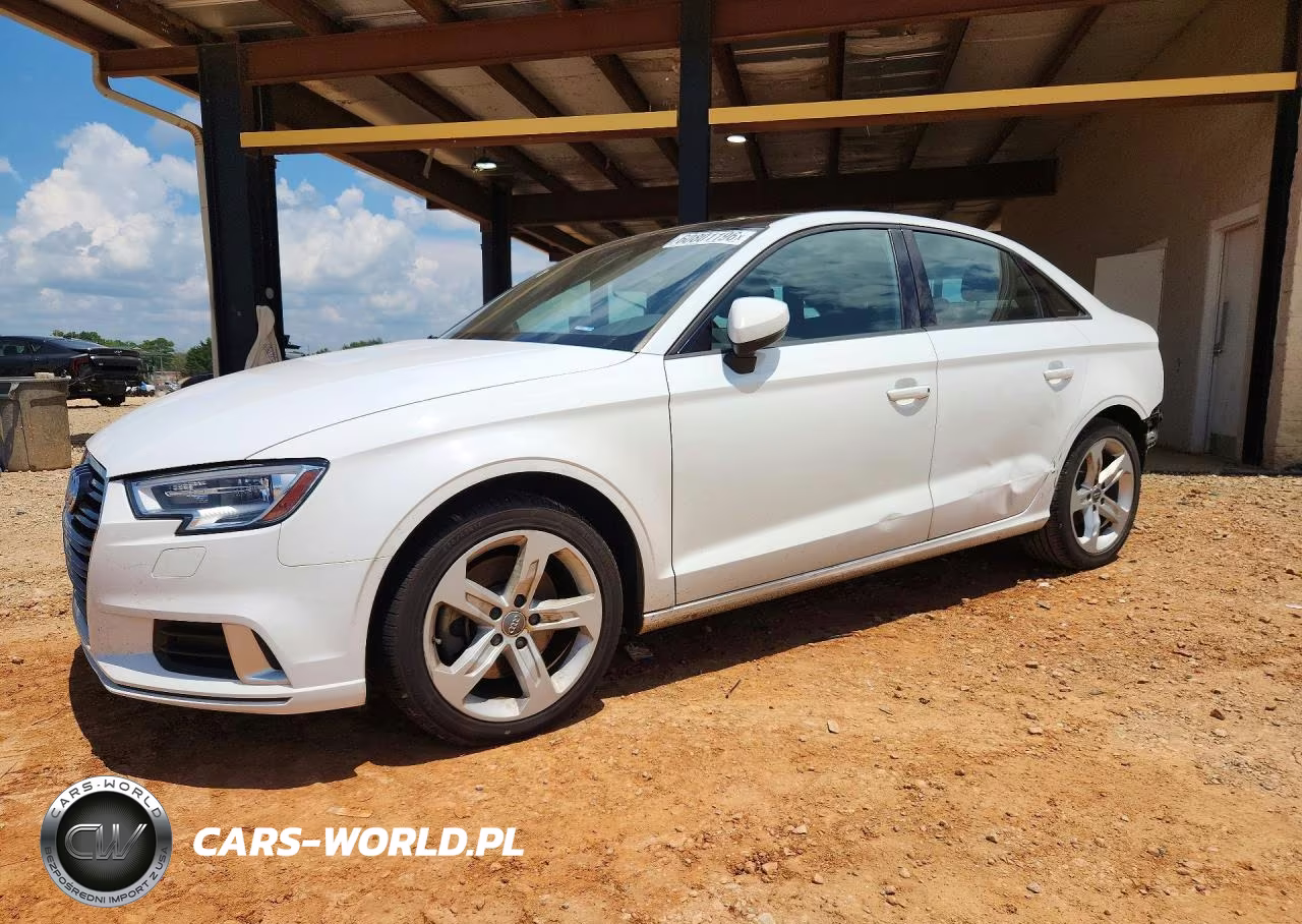 2017 Audi A3 Premium VIN:WAUAUGFFXH1052638 - 1