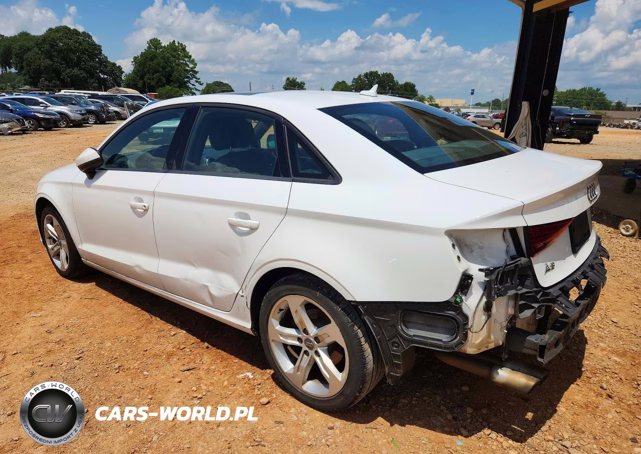2017 Audi A3 Premium VIN:WAUAUGFFXH1052638 - 2