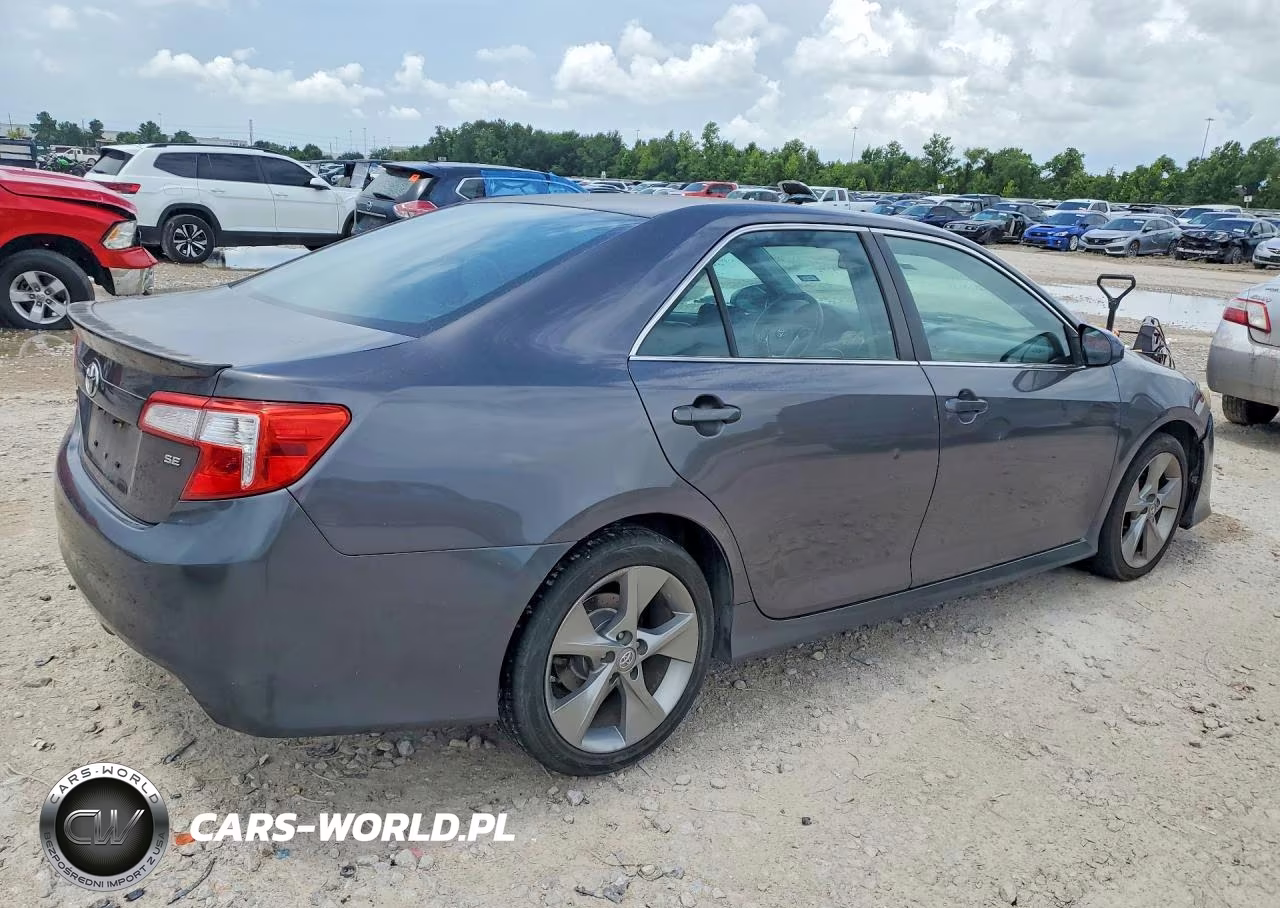 2014 Toyota Camry Se Sport VIN:4T1BF1FK3EU467172 - 3
