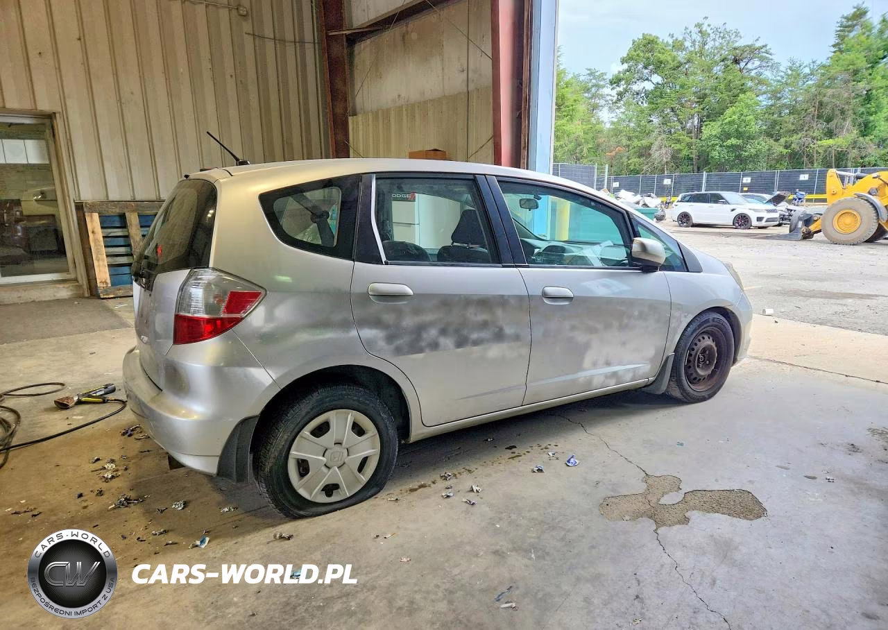 2012 Honda Fit VIN:JHMGE8H38CS002129 - 3