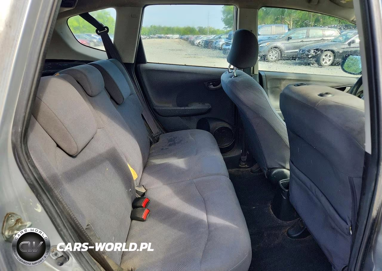 2013 Honda Fit VIN:JHMGE8H30DC049019 - 10