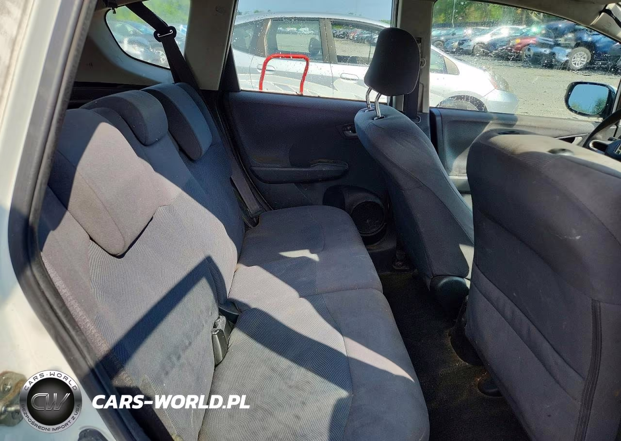 2013 Honda Fit VIN:JHMGE8H39DC037029 - 10