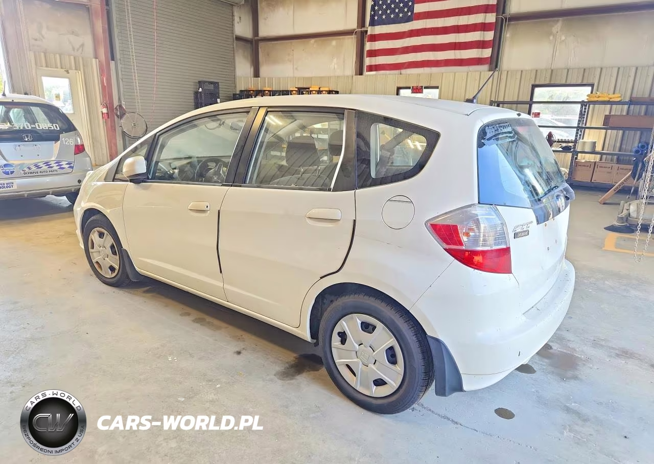 2013 Honda Fit VIN:JHMGE8H39DC037029 - 2