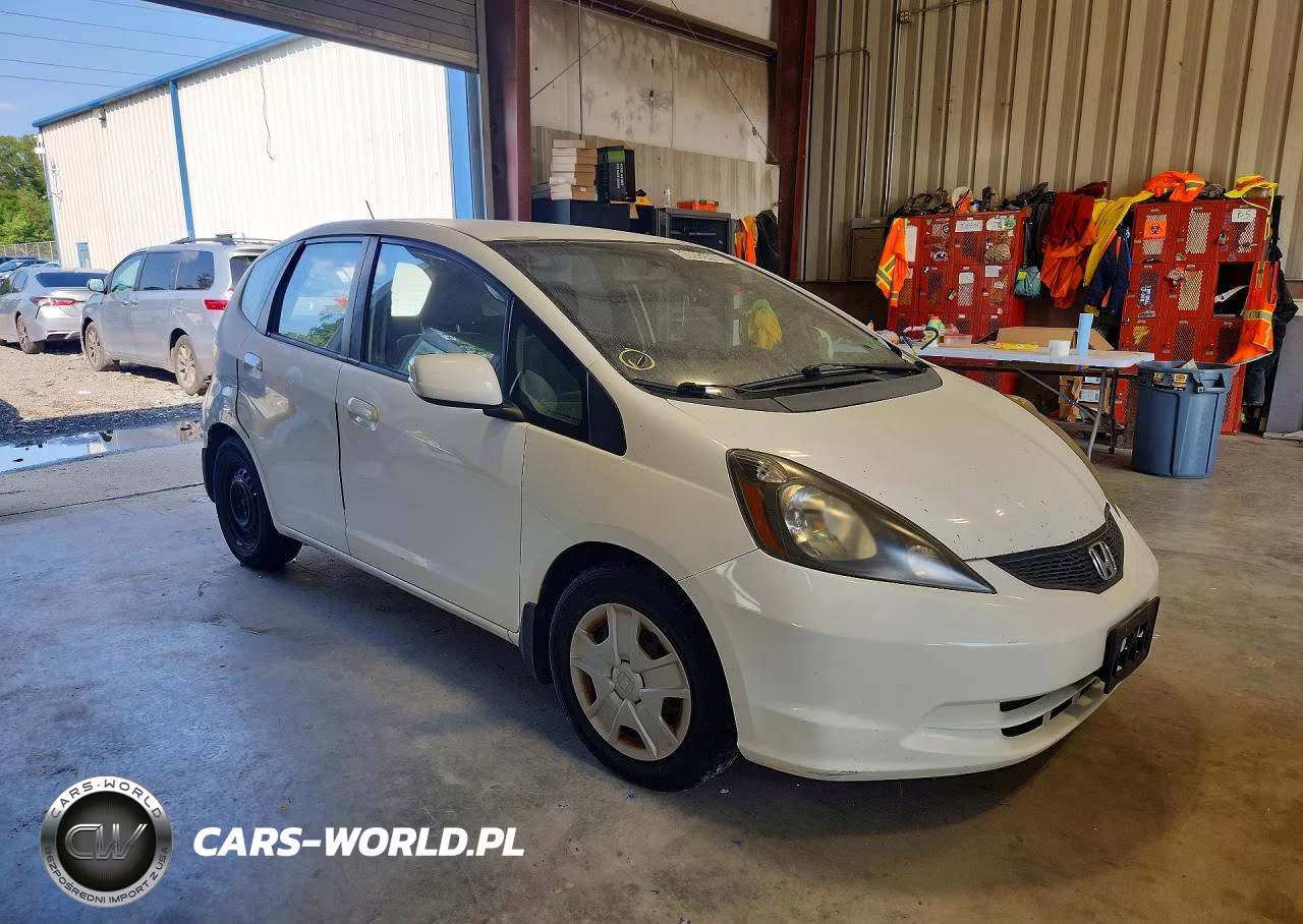 2013 Honda Fit VIN:JHMGE8H39DC037029 - 4