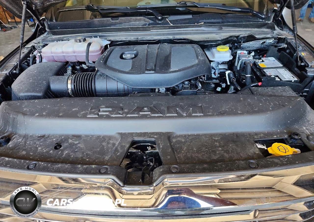 2026 Ram 1500 Laramie VIN:3C6SRFJP8T4169947 - 11