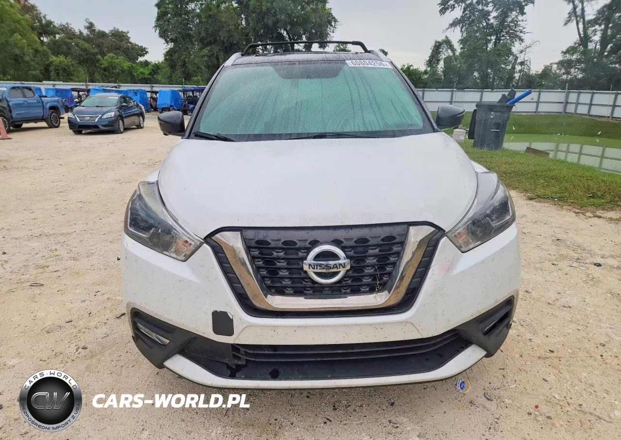2019 Nissan Kicks Sr VIN:3N1CP5CUXKL491609 - 5