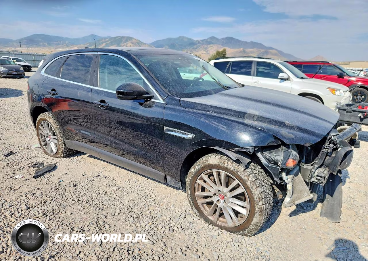 2020 Jaguar F-Pace Prestige VIN:SADCK2GXXLA638409 - 4