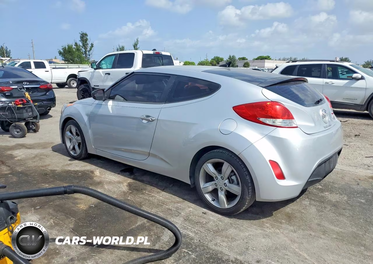 2015 Hyundai Veloster Base VIN:KMHTC6AD1FU228546 - 2