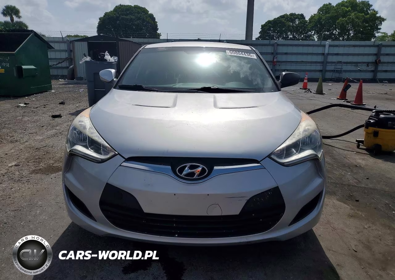 2015 Hyundai Veloster Base VIN:KMHTC6AD1FU228546 - 5