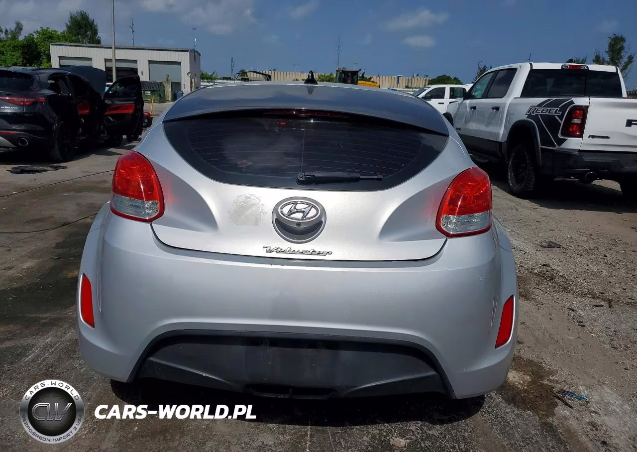 2015 Hyundai Veloster Base VIN:KMHTC6AD1FU228546 - 6