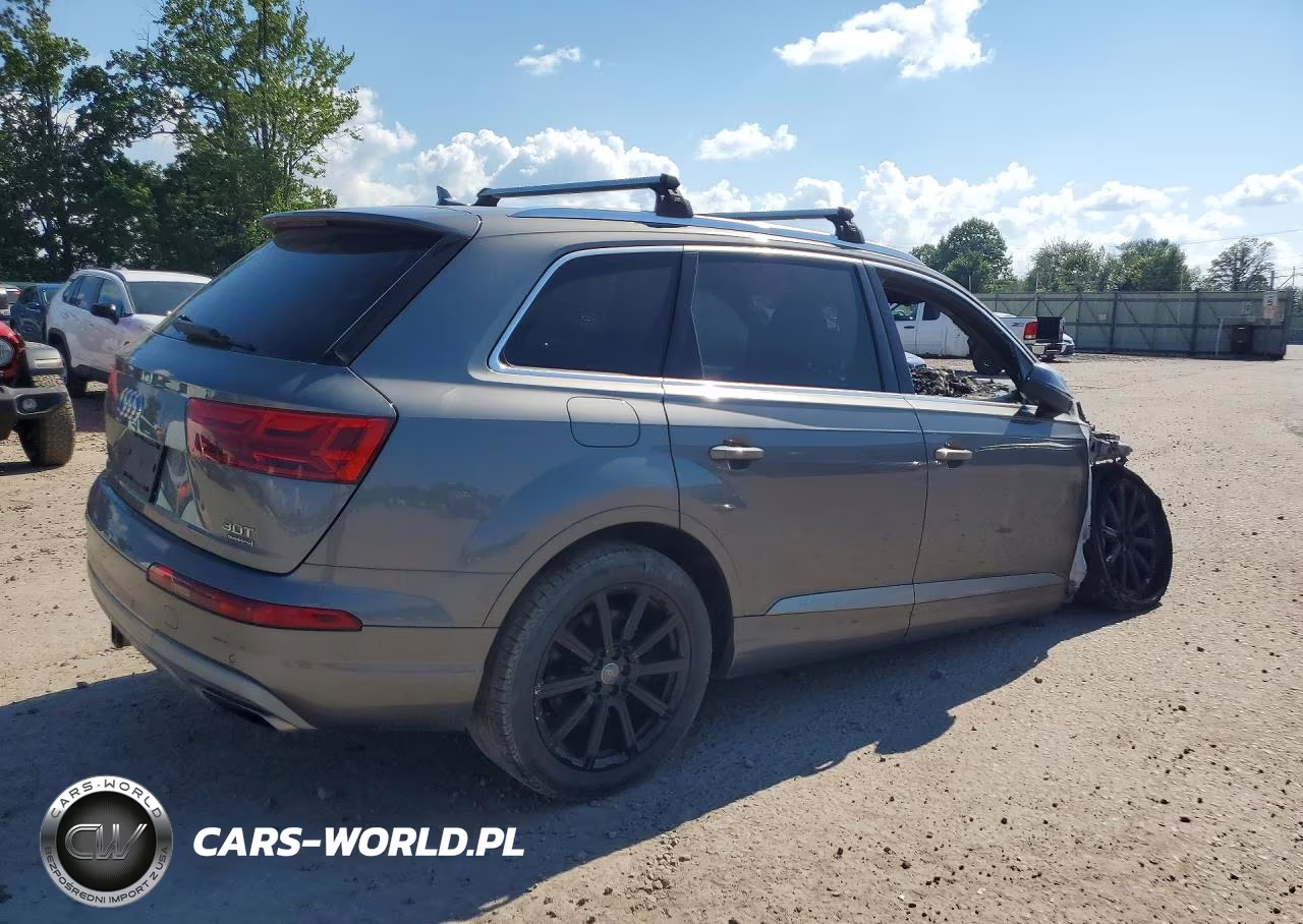 2017 Audi Q7 Premium Plus VIN:WA1LAAF75HD003057 - 3