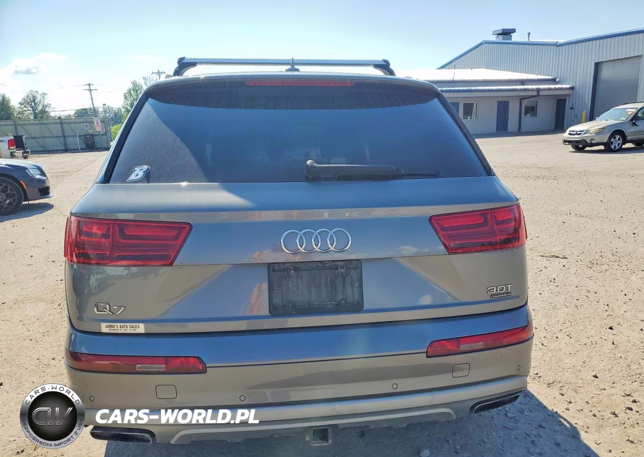 2017 Audi Q7 Premium Plus VIN:WA1LAAF75HD003057 - 6