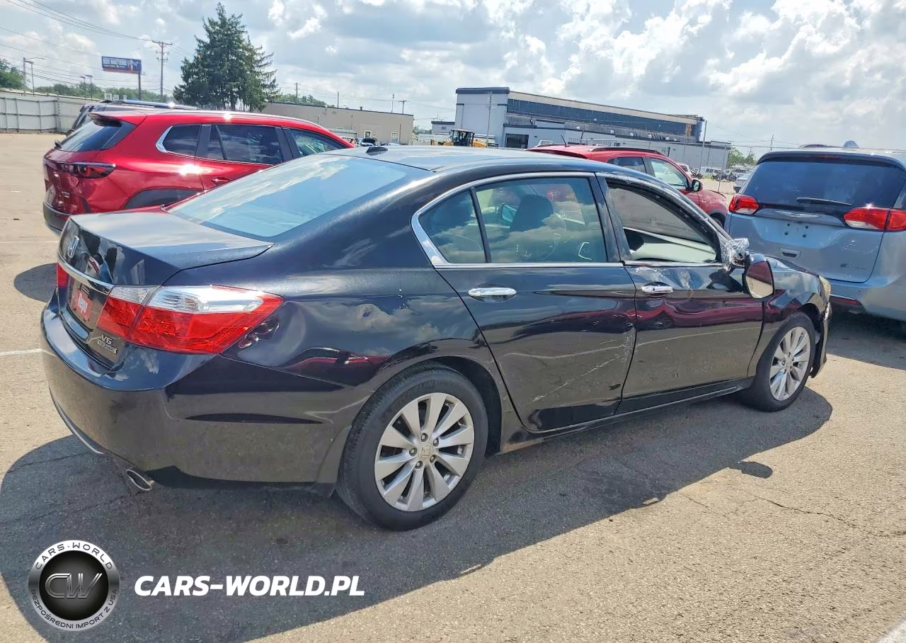 2015 Honda Accord Touring VIN:1HGCR3F95FA012837 - 3