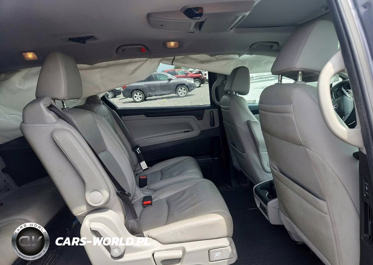 2020 Honda Odyssey Touring VIN:5FNRL6H87LB040500 - 11