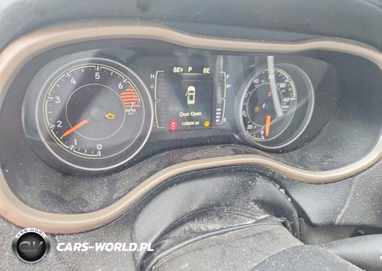 2018 Jeep Cherokee Latitude VIN:1C4PJLCB6JD577233 - 9
