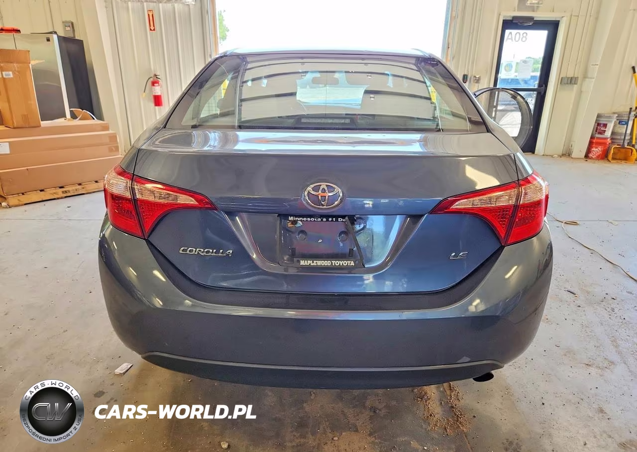 2018 Toyota Corolla Le VIN:5YFBURHE7JP831052 - 6