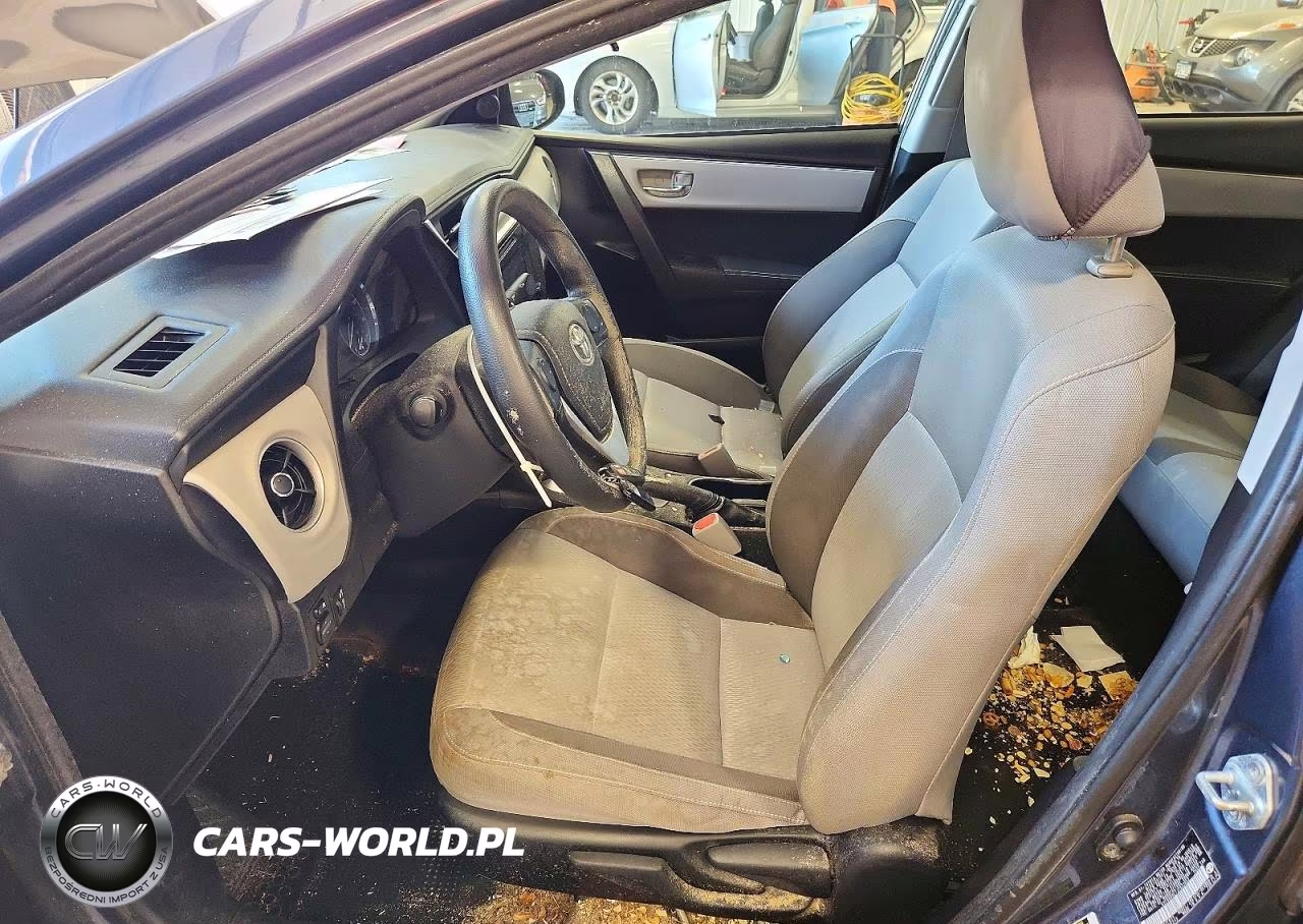 2018 Toyota Corolla Le VIN:5YFBURHE7JP831052 - 7
