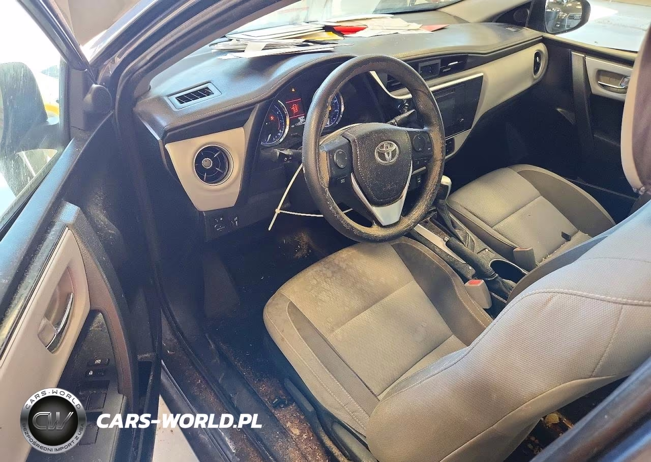 2018 Toyota Corolla Le VIN:5YFBURHE7JP831052 - 8
