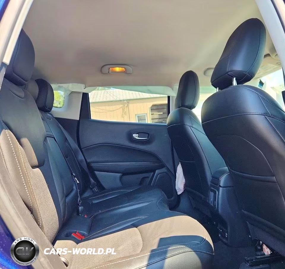 2019 Jeep Compass Latitude VIN:3C4NJDBB3KT729169 - 10