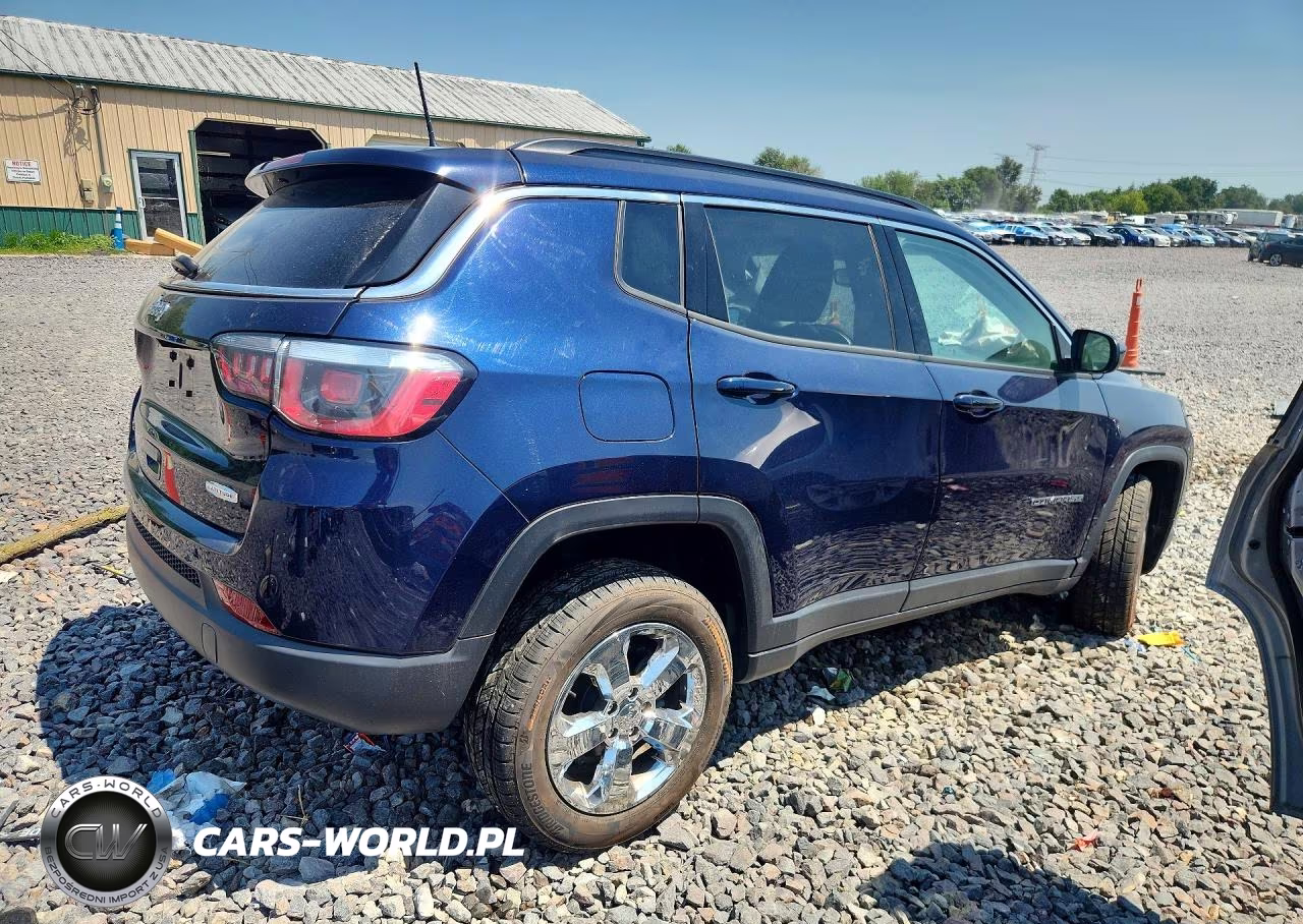 2019 Jeep Compass Latitude VIN:3C4NJDBB3KT729169 - 3