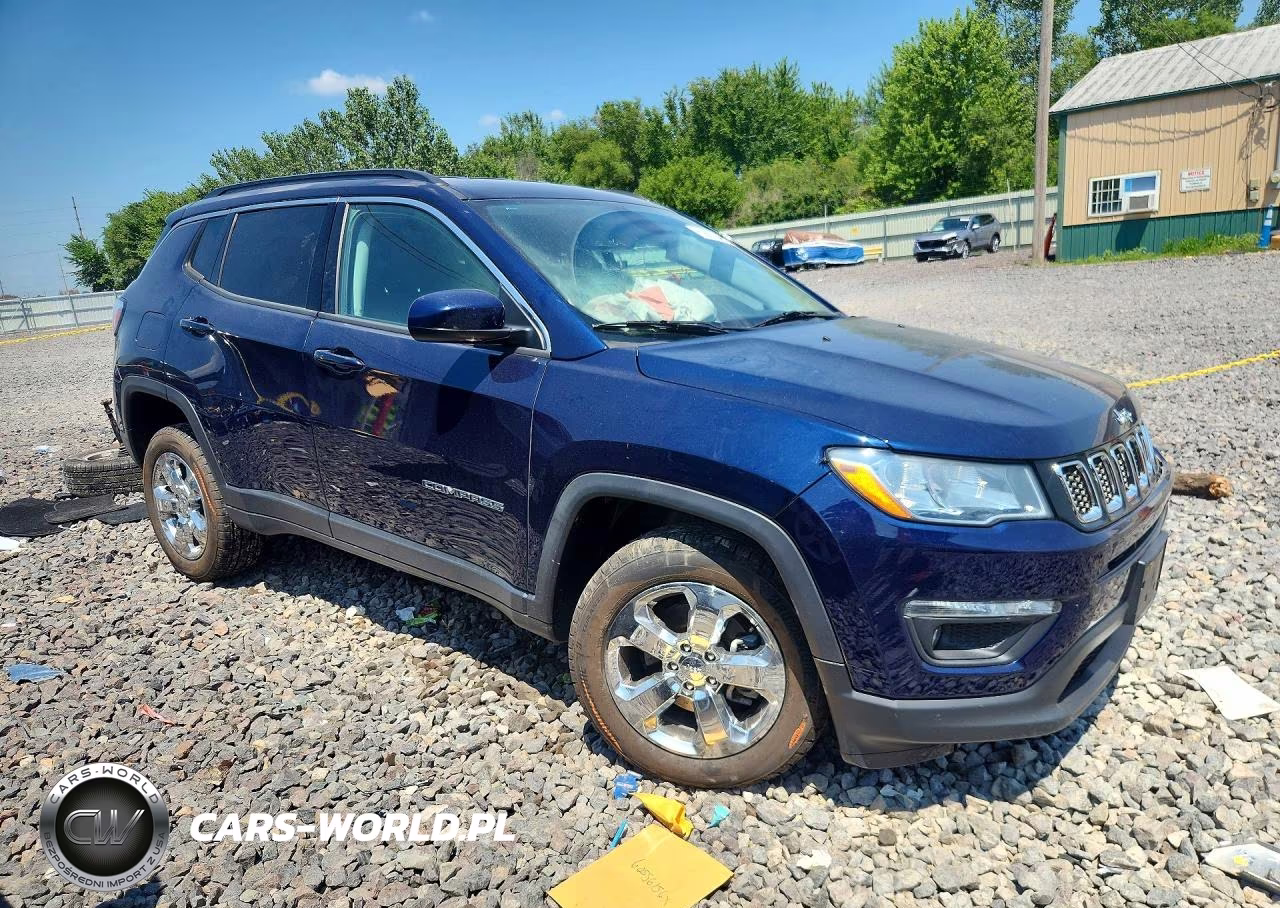 2019 Jeep Compass Latitude VIN:3C4NJDBB3KT729169 - 4