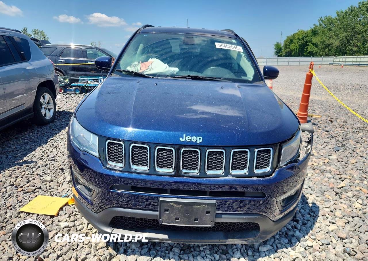 2019 Jeep Compass Latitude VIN:3C4NJDBB3KT729169 - 5