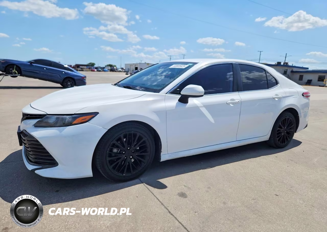 2019 Toyota Camry Le – zdjęcie 1 z 12