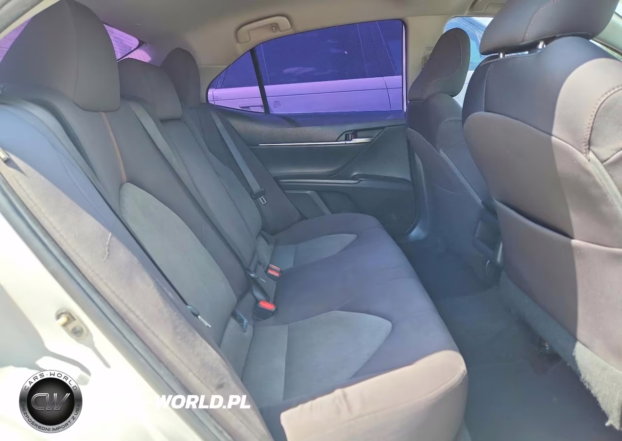 2019 Toyota Camry Le VIN:4T1B11HK4KU804410 - 10