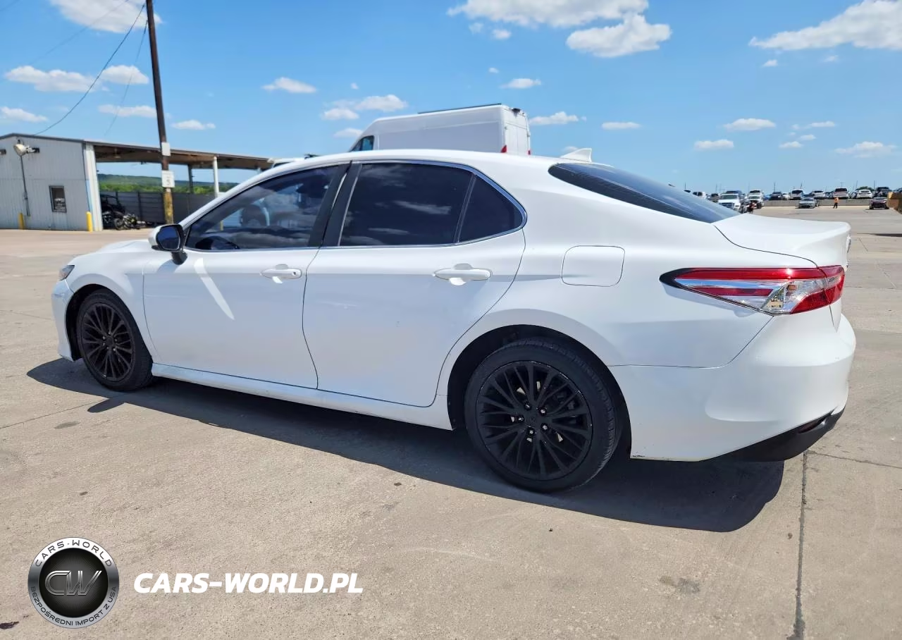 2019 Toyota Camry Le VIN:4T1B11HK4KU804410 - 2