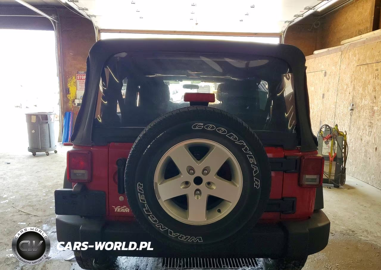 2011 Jeep Wrangler Unlimited Sport VIN:1J4BA3H18BL537327 - 6