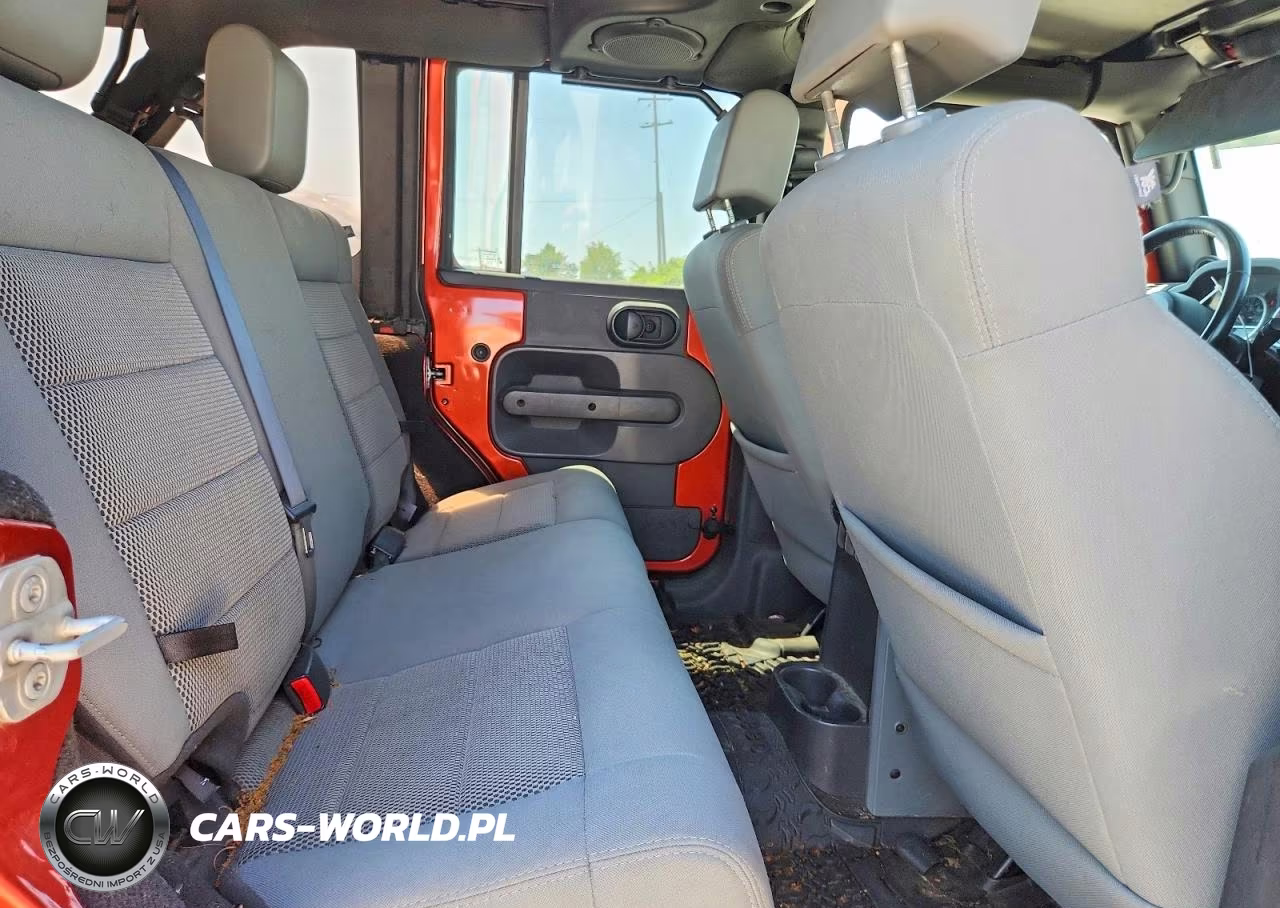 2009 Jeep Wrangler Unlimited Rubicon VIN:1J4GA691X9L749677 - 11
