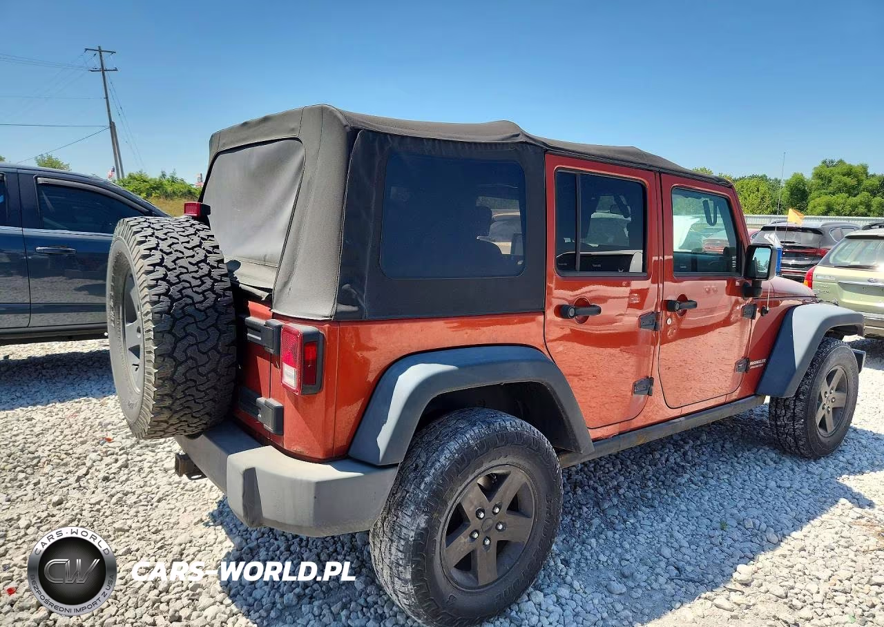 2009 Jeep Wrangler Unlimited Rubicon VIN:1J4GA691X9L749677 - 3