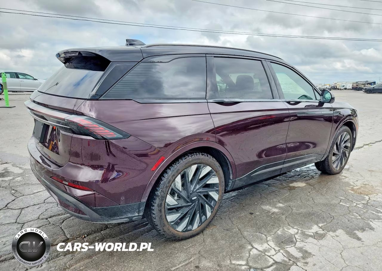 2024 Lincoln Nautilus Reserve VIN:5LMPJ8KA1RJ863745 - 3