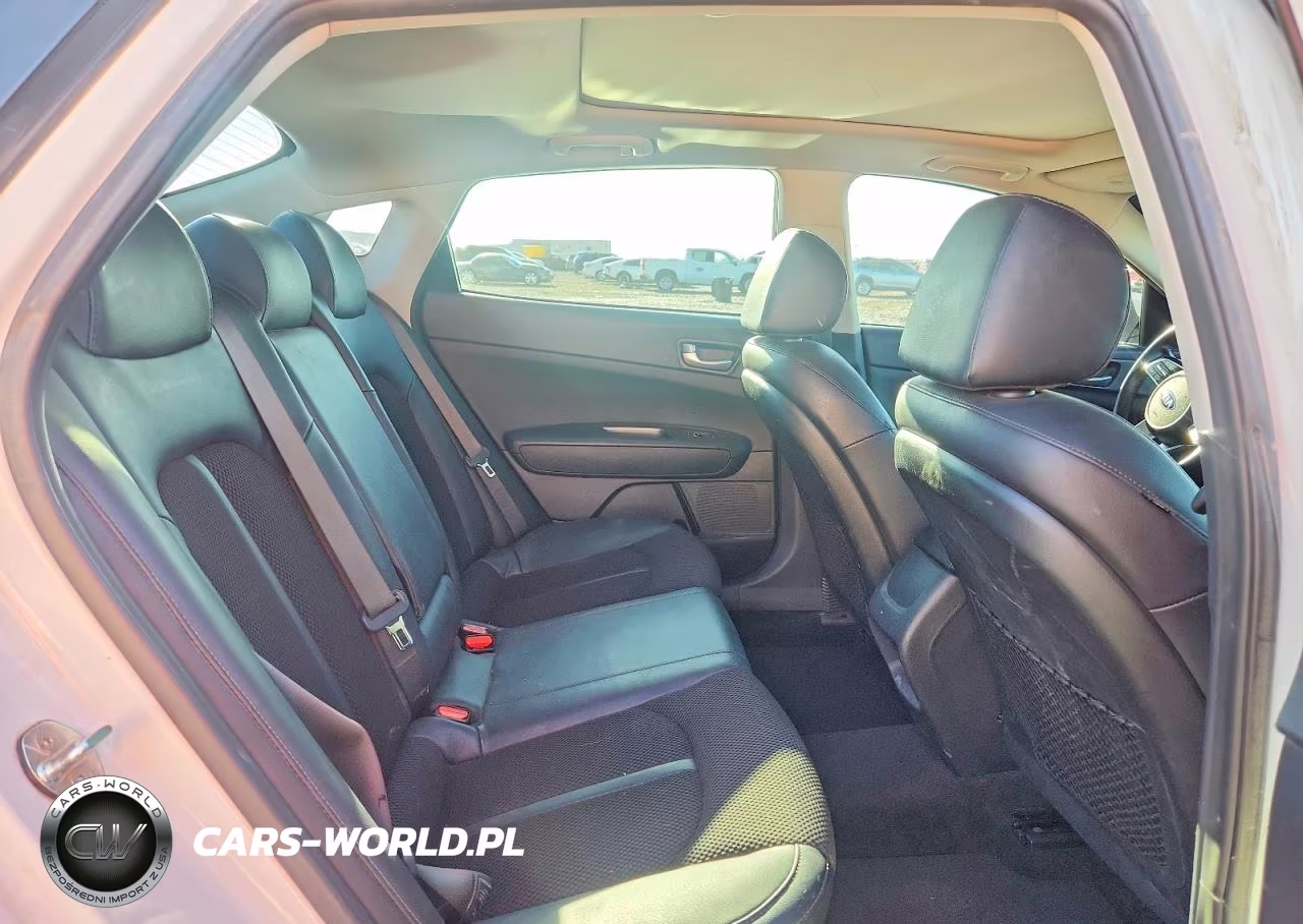 2019 Kia Optima S VIN:5XXGT4L33KG297608 - 10