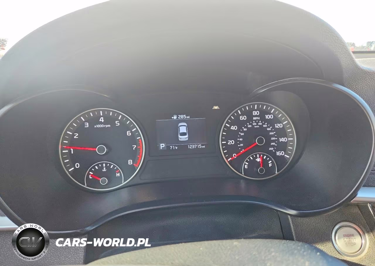 2019 Kia Optima S VIN:5XXGT4L33KG297608 - 9
