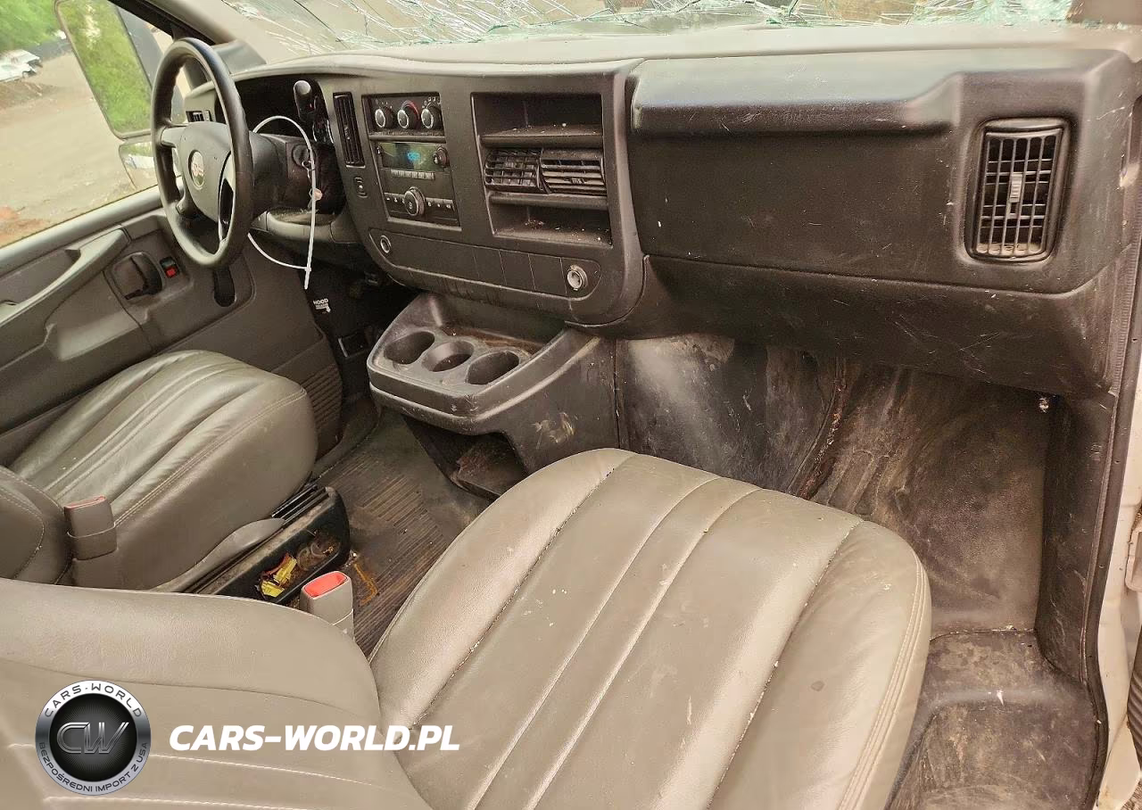 2008 GMC Savana Cutaway G3500 VIN:1GDGG31C381914071 - 8