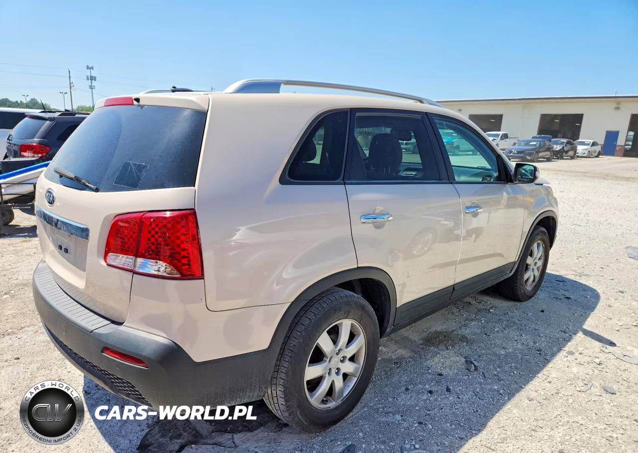 2011 Kia Sorento Lx VIN:5XYKT4A10BG130890 - 3