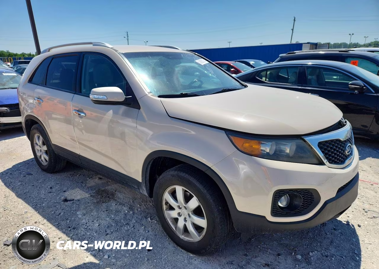2011 Kia Sorento Lx VIN:5XYKT4A10BG130890 - 4